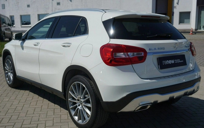 Mercedes-Benz GLA cena 116900 przebieg: 62814, rok produkcji 2017 z Hajnówka małe 781